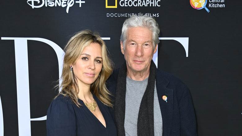 Alejandra Silva et Richard Gere dans des tenues assorties