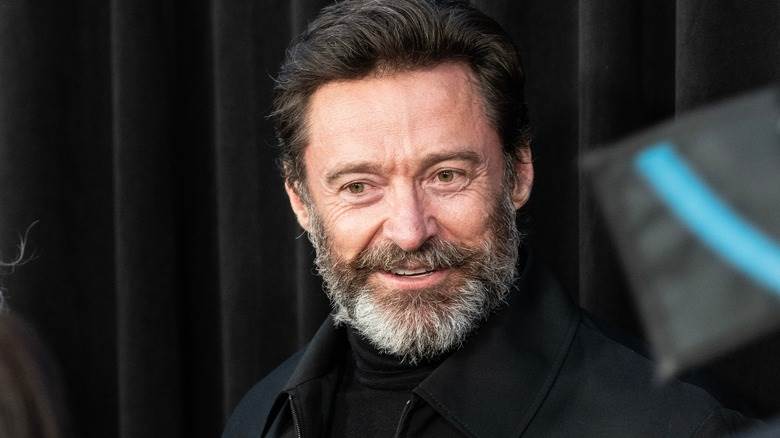 Hugh Jackman sourit en gros plan