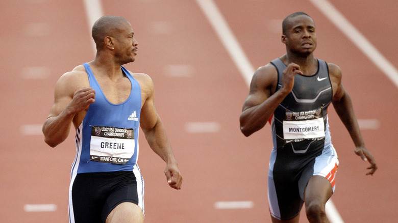 Maurice Greene et Tim Montgomery franchissent la ligne d'arrivée