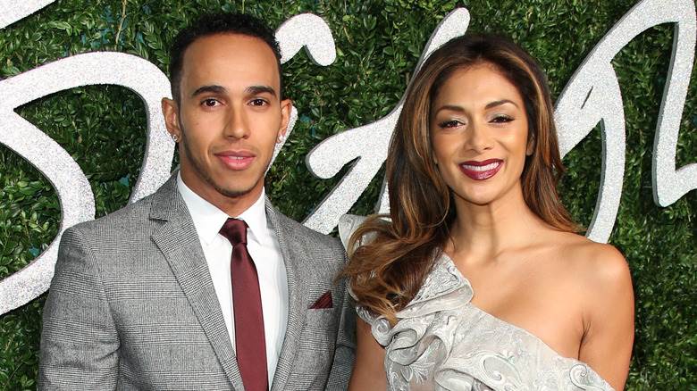 Nicole Scherzinger et Lewis Hamilton souriants