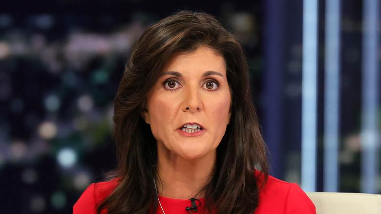 Nikki Haley porte du rouge