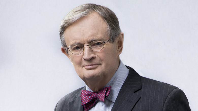 David McCallum posant sur une photo promotionnelle pour "NCIS"