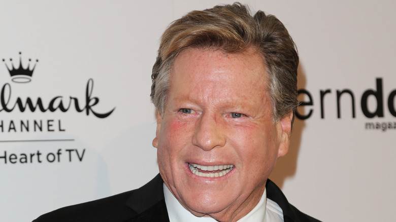 Ryan O'Neal souriant