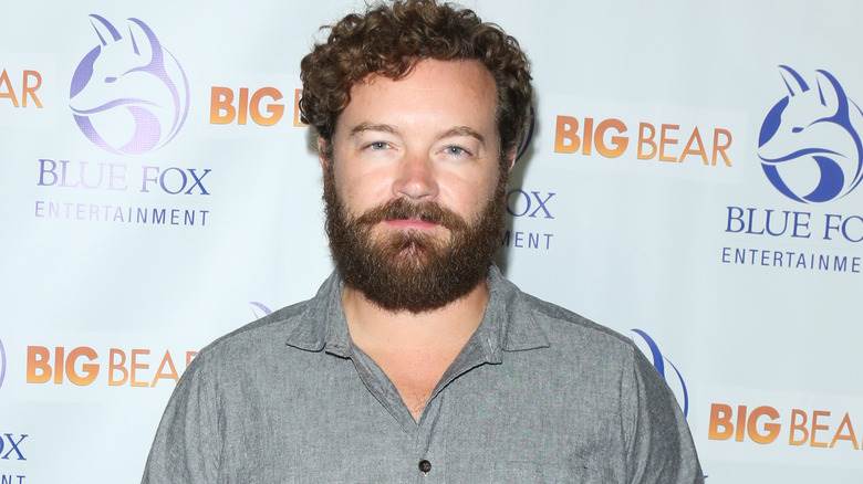 Danny Masterson posant