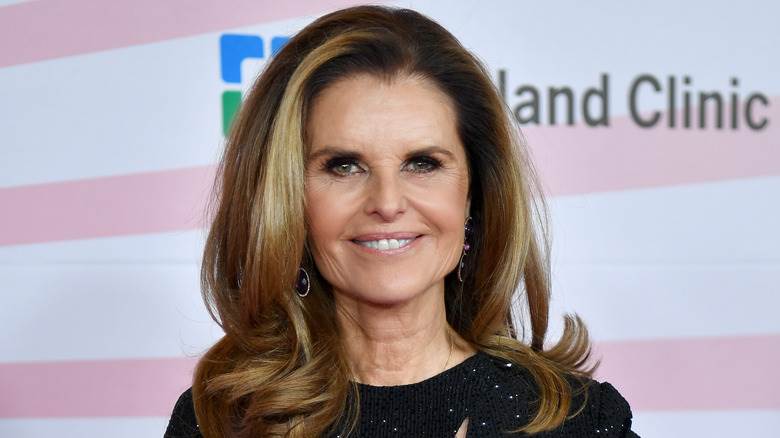 Maria Shriver souriante