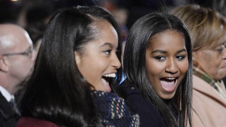 Malia et Sasha Obama souriantes