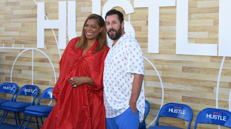 Queen Latifah et Adam Sandler dans Hustle