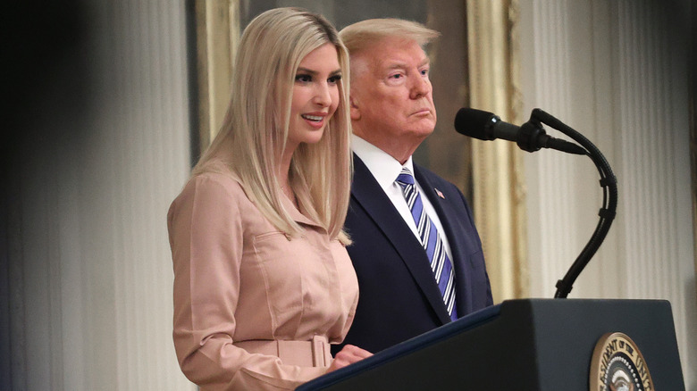 Ivanka Trump sur le podium à la Maison Blanche