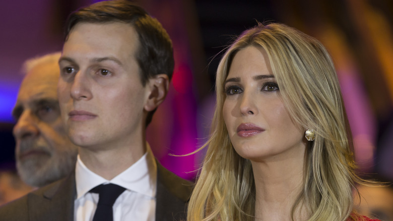 Jared Kushner et Ivanka Trump se regardent sérieusement