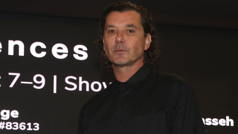 Gavin Rossdale posant lors d'un événement