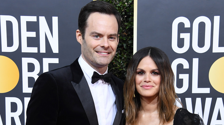 Bill Hader et Rachel Bilson posant