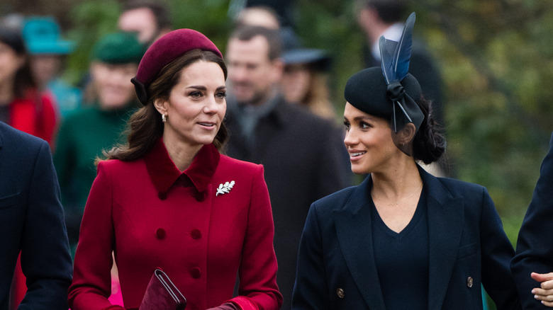 Kate Middleton discute avec Meghan Markle