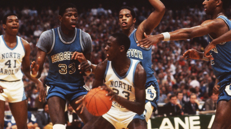 Michael Jordan jouant lors de la finale de la NCAA en 1982