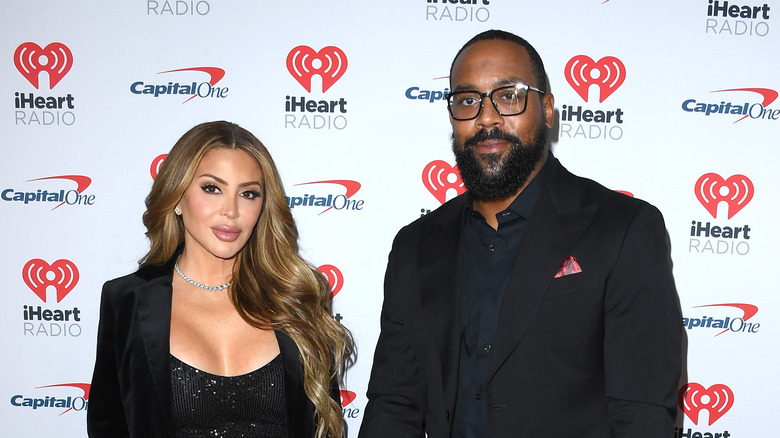 Larsa Pippen et Marcus Jordan se tiennent à l'événement iHeart Radio