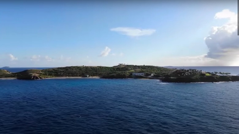 Images de drone de l'île de Jeffrey Epstein