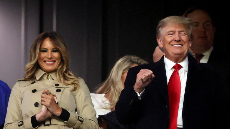 Melania et Donald Trump souriants