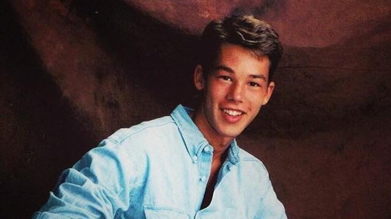 Le jeune David Bromstad souriant