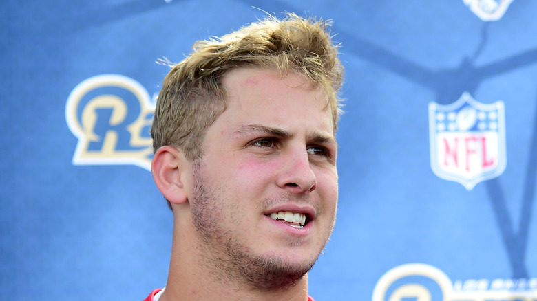 Jared Goff souriant en gros plan