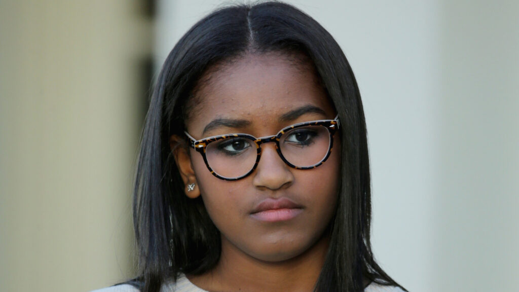 Nous ne pouvons pas arrêter de regarder la transformation en hauteur de Sasha Obama