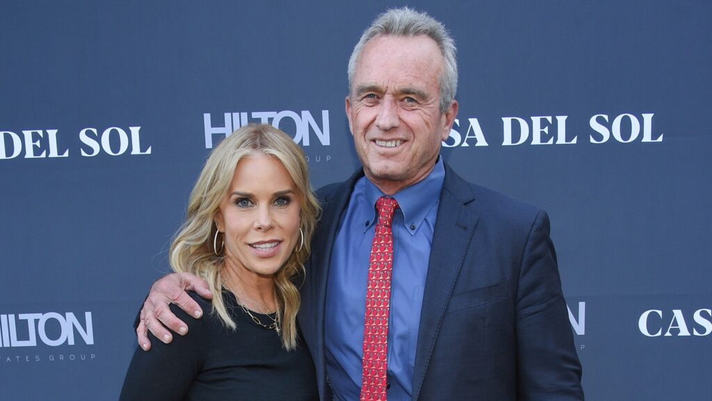 La triste raison pour laquelle RFK Jr. voulait simuler sa séparation d'avec sa femme Cheryl Hines