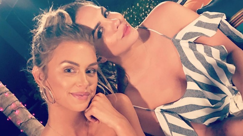 Lala Kent Katie Maloney souriante