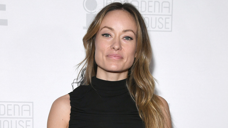 Olivia Wilde posant