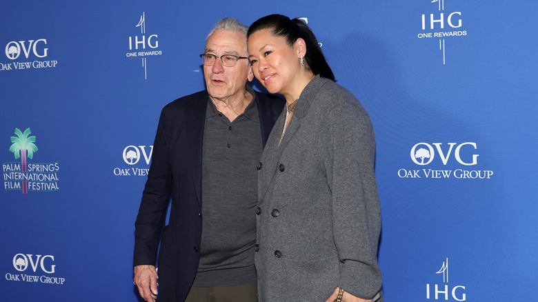 Robert De Niro pose avec Tiffany Chen