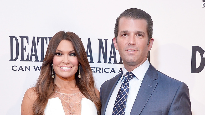 Kimberly Guilfoyle et Donald Trump Jr. posant