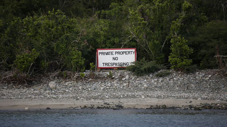 Aucun signe d'intrusion sur l'île de Jeffrey Epstein