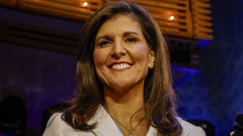 Nikki Haley souriante