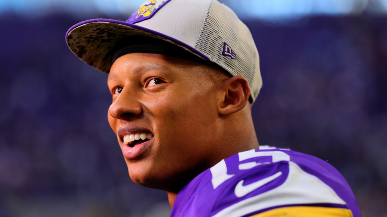 Joshua Dobbs dans l'uniforme des Vikings du Minnesota