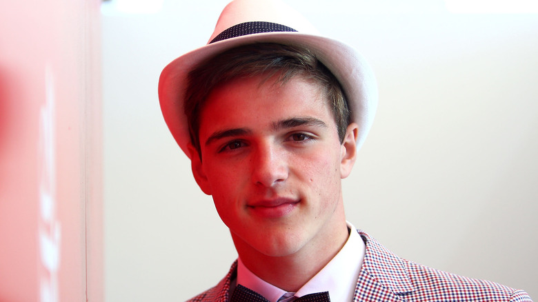 Jacob Elordi portant un fedora