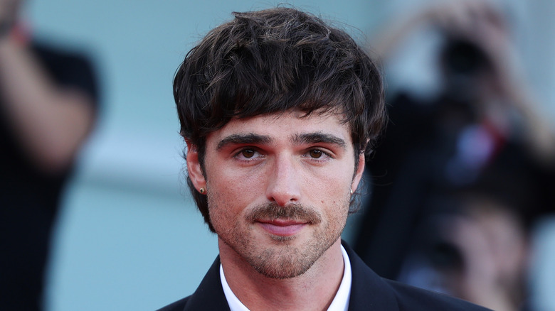 Jacob Elordi avec une moustache