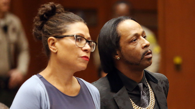 Katt Williams a l'air sérieuse au tribunal