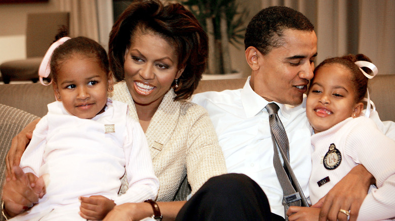 Michelle et Barack Obama avec leurs filles 