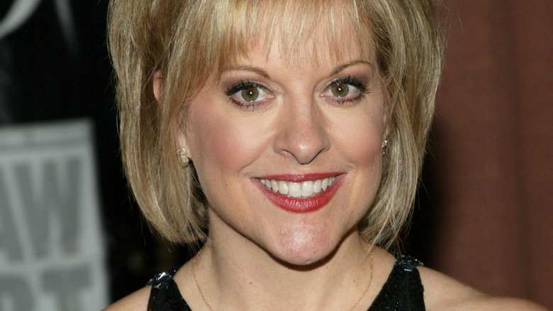 Nancy Grace souriante