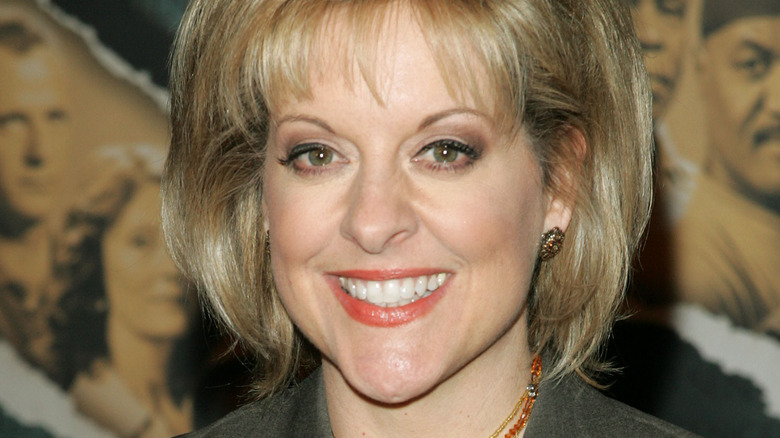 Nancy Grace souriante