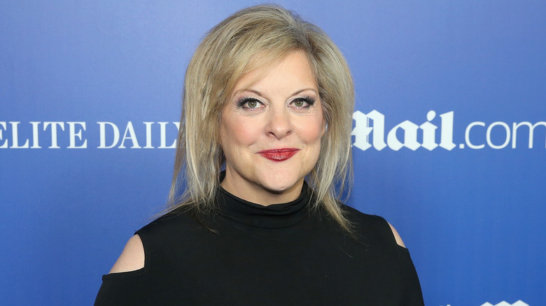 Nancy Grace souriante