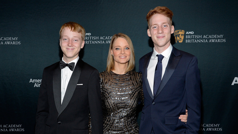 Jodie Foster pose avec ses fils