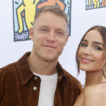 Christian McCaffrey contre.  Olivia Culpo : qui est le plus riche ?