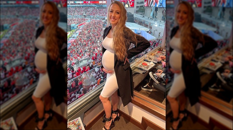 Brittany Mahomes, enceinte, pose