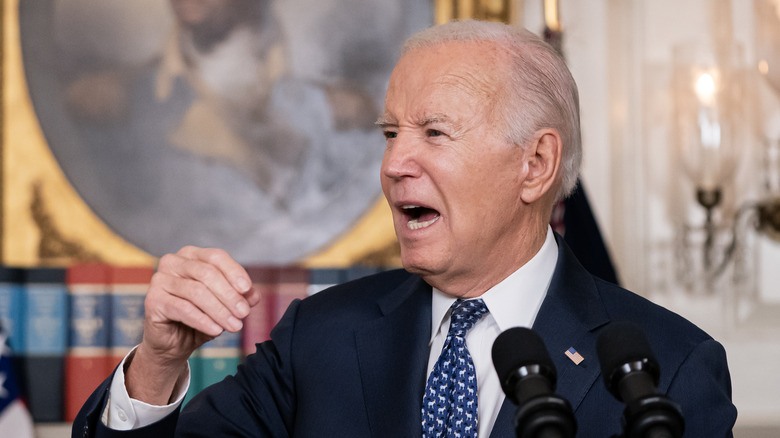 Joe Biden s'exprimant lors d'une conférence de presse 