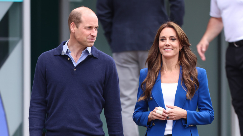 Le prince William et Kate Middleton marchant