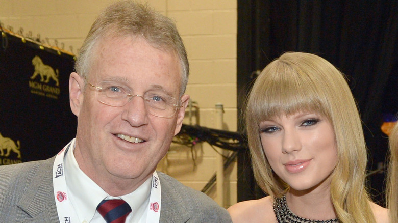 Scott et Taylor Swift posent ensemble