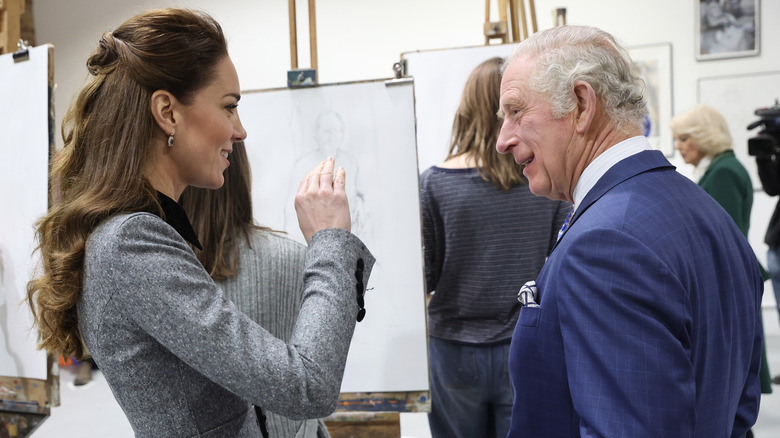 Kate Middleton et le roi Charles discutent