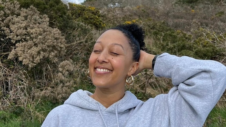 Tamera Mowry souriante 