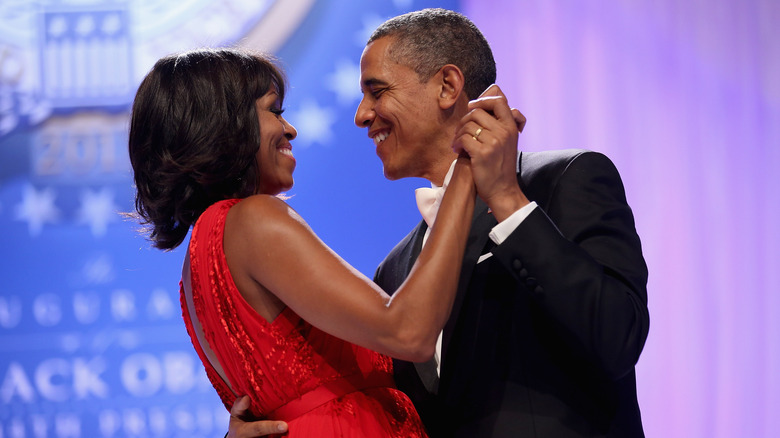 Barack et Michelle Obama dansent