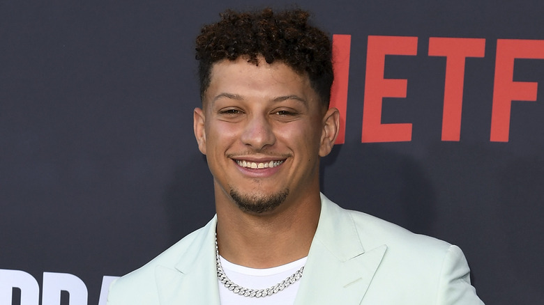 Patrick Mahomes souriant