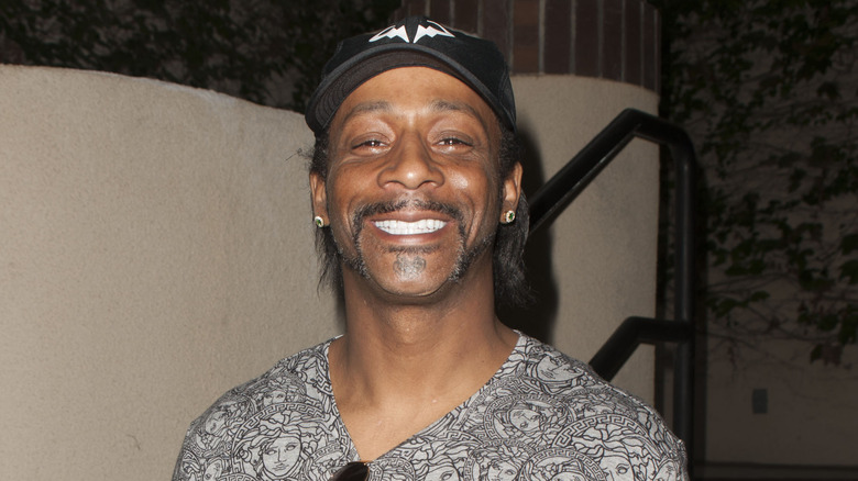 Katt Williams souriant en gros plan