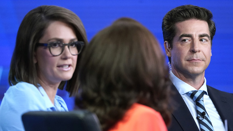 Jesse Watters regarde Jeanine Piro